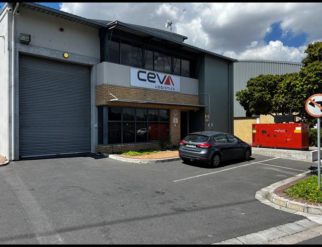 527M² WAREHOUSE TO LET IN AIRPORT INDUSTRIA